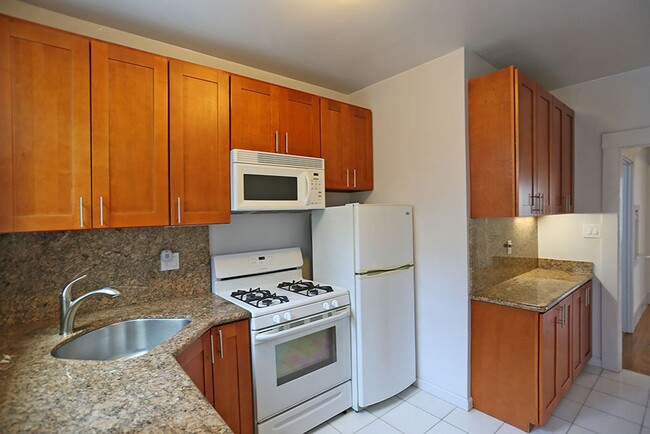 Foto del edificio - Top, third floor 2BR/1BA on Nob Hill class...