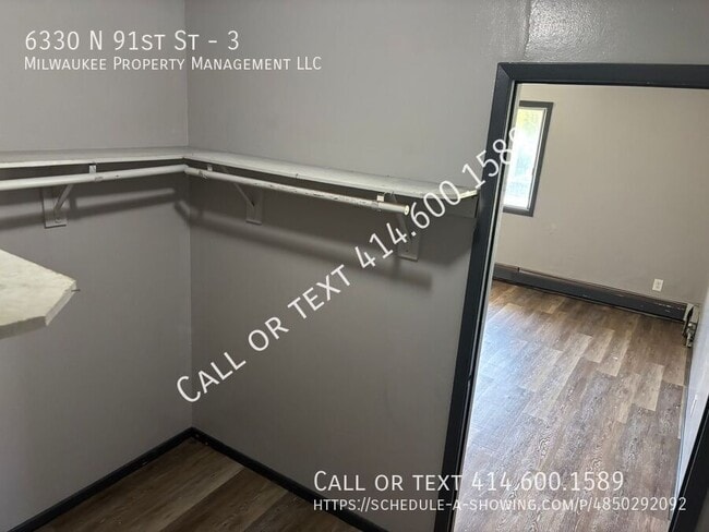 Foto del edificio - 6320-6330 N 91st St