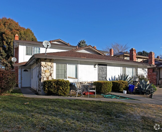 Building Photo - 2852 Norcade Cir
