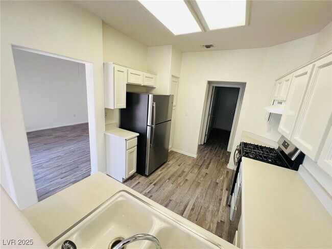 Building Photo - 10816 Clear Meadows Dr