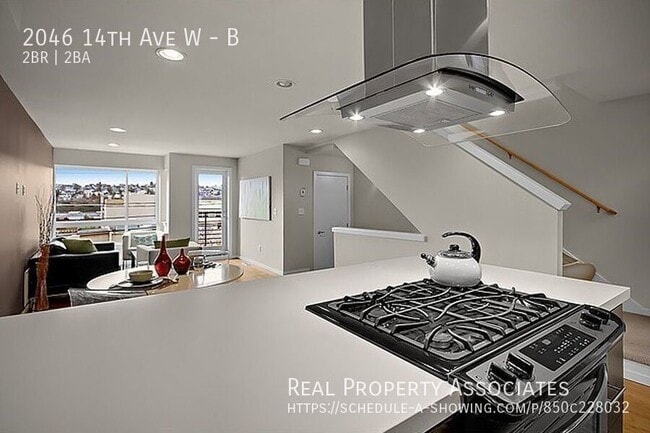 Building Photo - 2046 14th Ave W