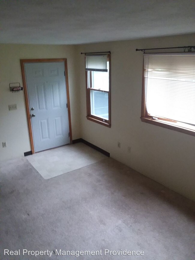 Building Photo - 1 br, 1 bath Apartment - 19 Stone St. Apt #1