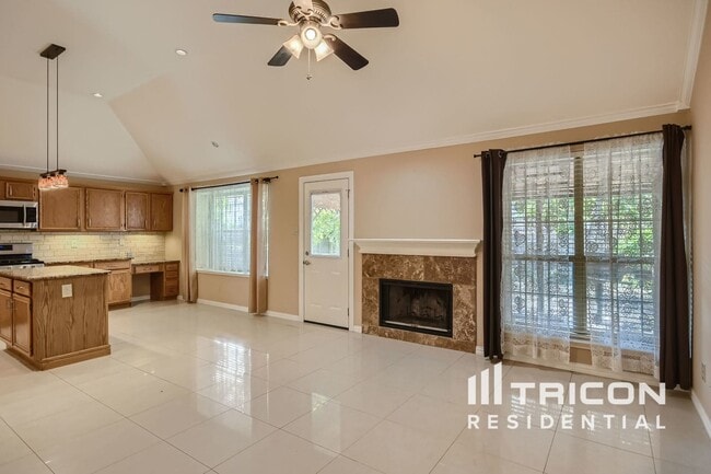Building Photo - 2708 Hemingway Dr