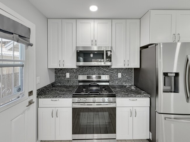 Building Photo - 6123 Horton Dr