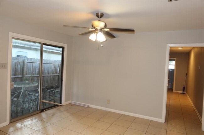 Building Photo - 6201 Chesterfield Ave