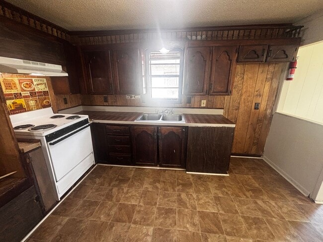 Building Photo - 4 Bedroom Home In Lafayette!