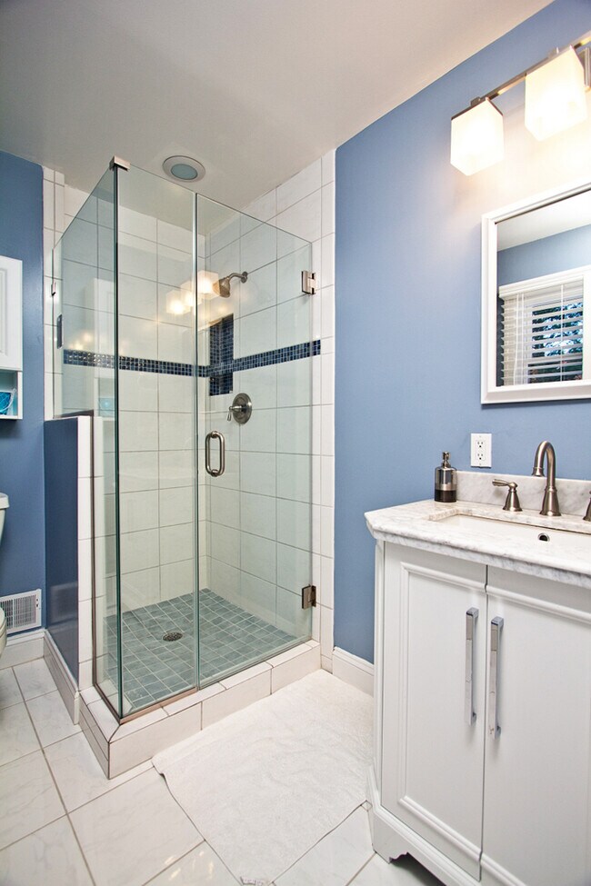 baño principal completo - 6811 Lemon Rd
