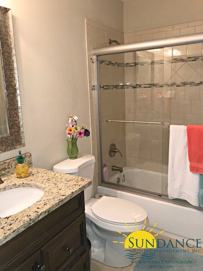 Building Photo - Amazing 2 Bedroom Home with Sparkling In-G...