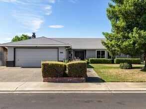 Building Photo - 708 Meadow Way