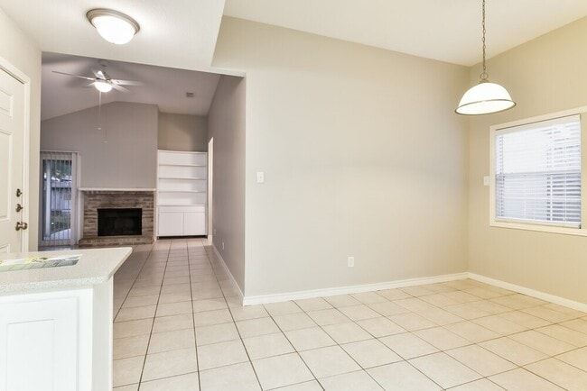 Building Photo - 13207 Pebblewalk Cir S