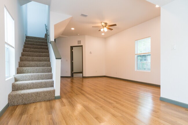 Building Photo - 1375 Evergreen Ave