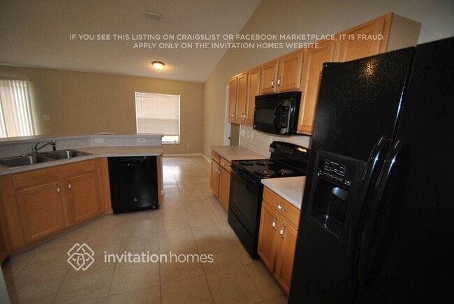 Building Photo - 718 Starland St SE