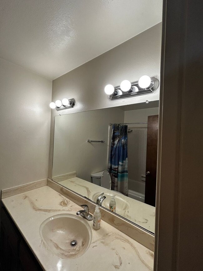 Building Photo - Lake of the Pines 3/2