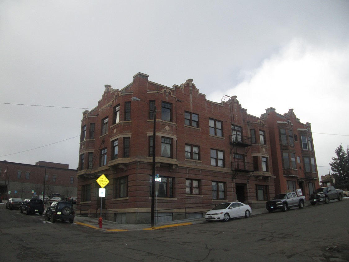 Primary Photo - 101 W Quartz St