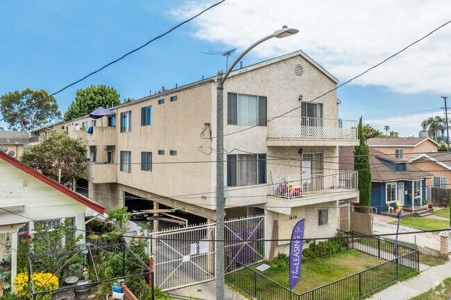 Building Photo - 1636 E 6th St.