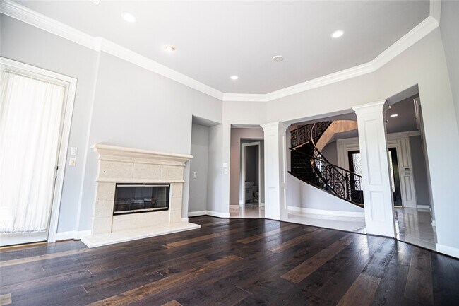 Building Photo - 3202 Bonnebridge Way Blvd