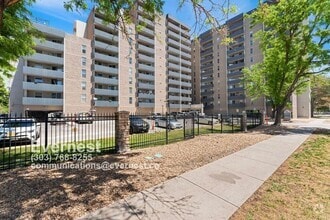 Building Photo - 601 W 11th Ave