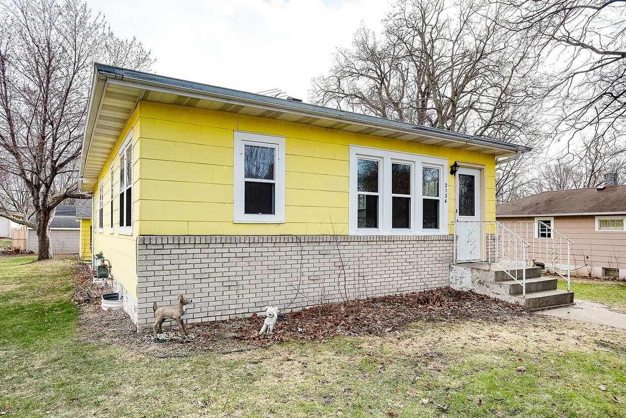 Primary Photo - Newly Remodeled 2-Bedroom East Side St Pau...