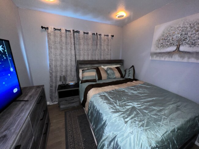 Foto del edificio - 1723 Cedar Ave