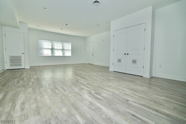 Foto del edificio - 79 4th Ave