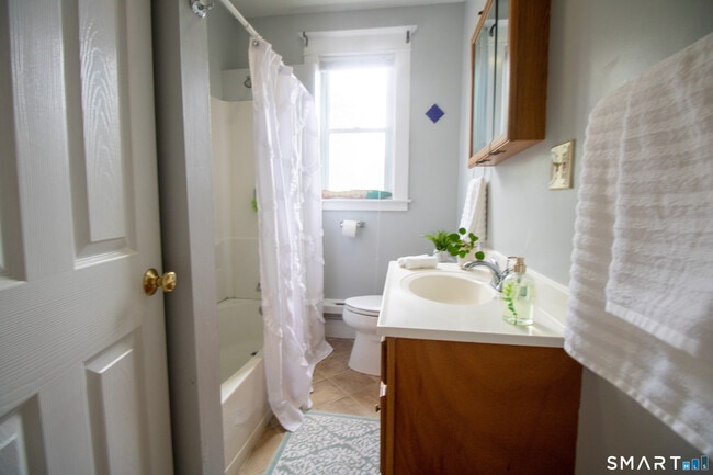 Foto del edificio - 88 Riverview Ave