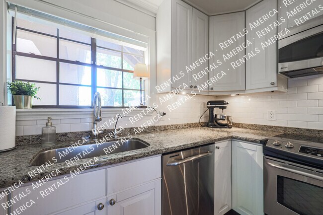Foto del edificio - 5950 N 78th St