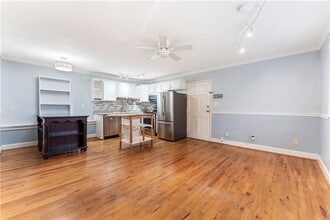 Building Photo - 870 Glendale Terrace NE