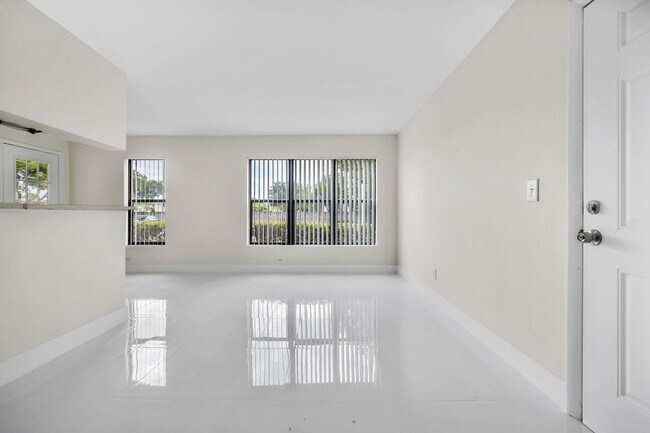 Foto del edificio - Cozy 2/1 Home in Sunrise!