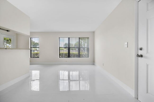 Photo - Cozy 2/1 Home in Sunrise!