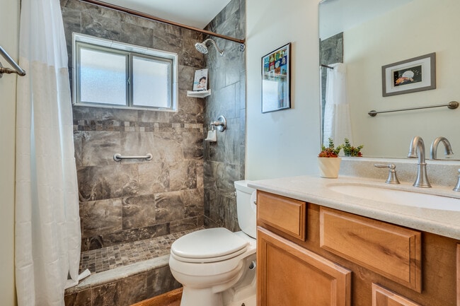 Building Photo - 40 N Bella Vista Dr