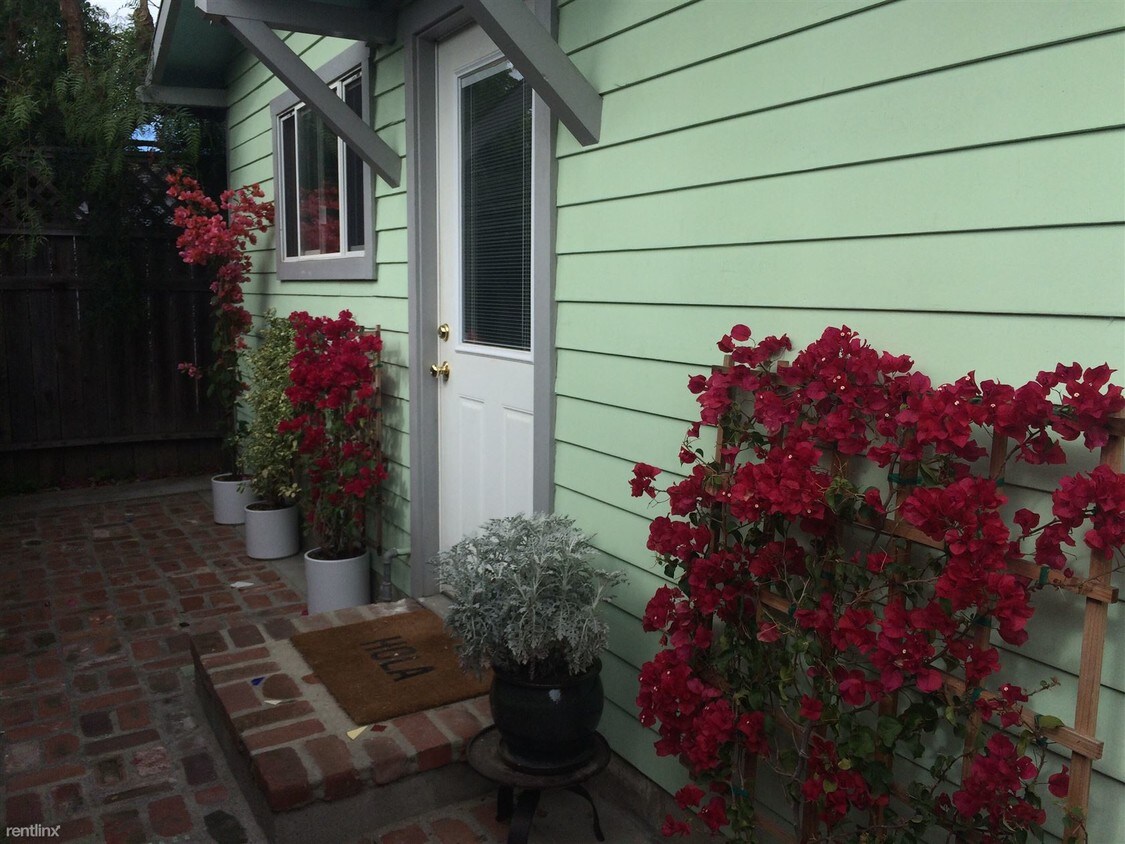 Primary Photo - 664 1/2 Marine St