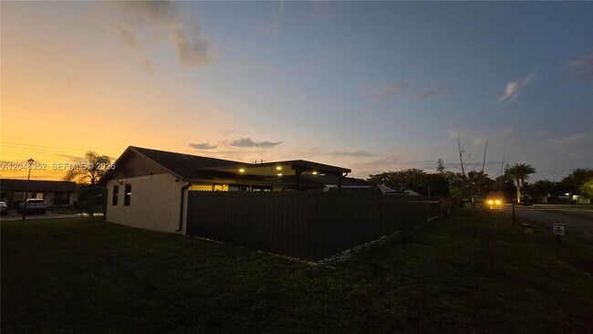 Foto del edificio - 4737 SW 135th Pl