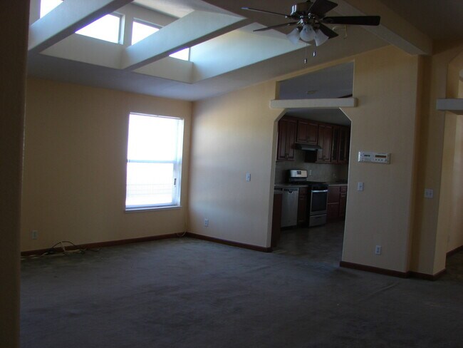Building Photo - 4 Bedroom in Arboga! Coming Soon!