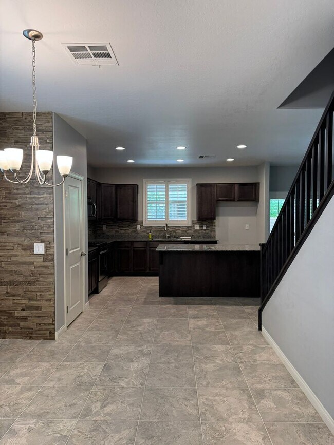 Foto del edificio - Beautiful Southwest Las Vegas Home in Gate...