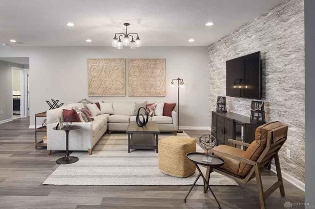 Foto del edificio - 599 Bellasera Dr