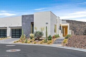Building Photo - 692 Scenic Cliff Dr