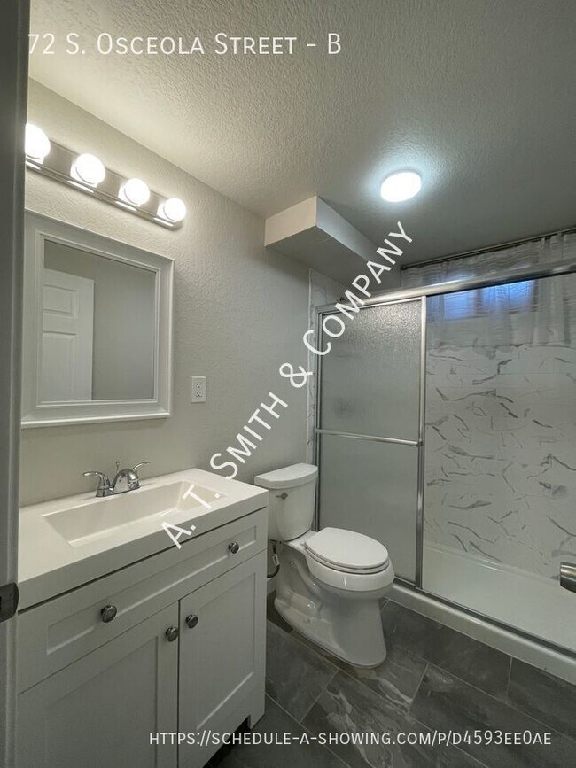 Building Photo - 2BD/1BTH Updated Basement Apartment Availa...