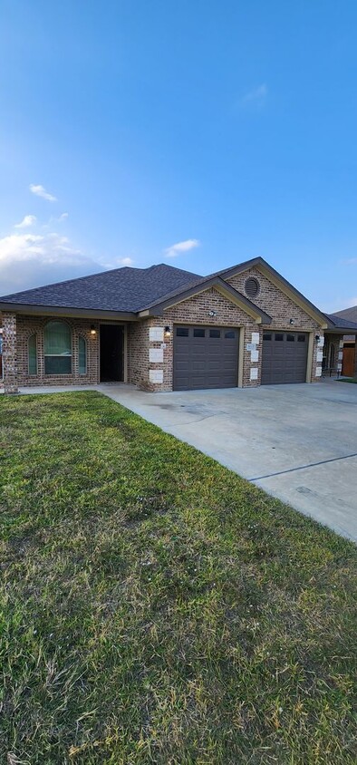 Foto principal - 5601 Settlers Ct