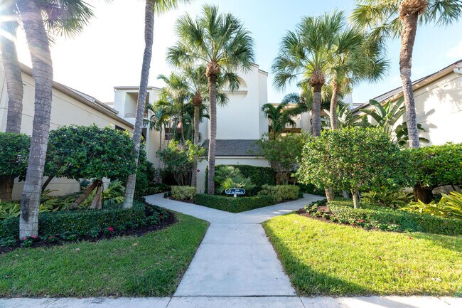 Building Photo - 518 Oak Harbour Dr