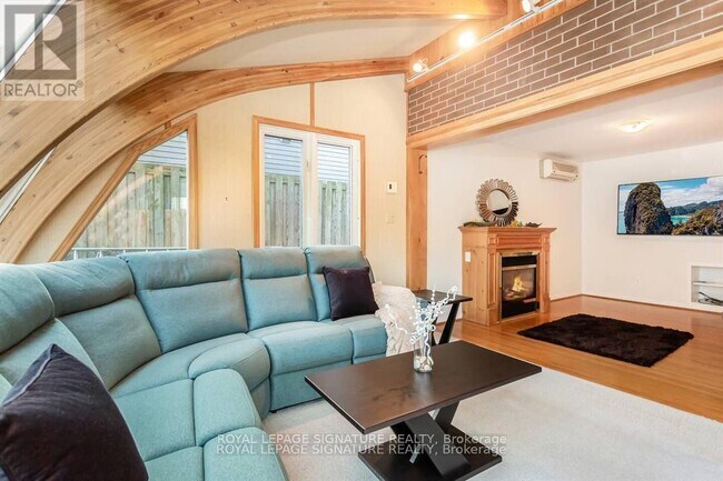 Photo du bâtiment - 153 Ulster Dr