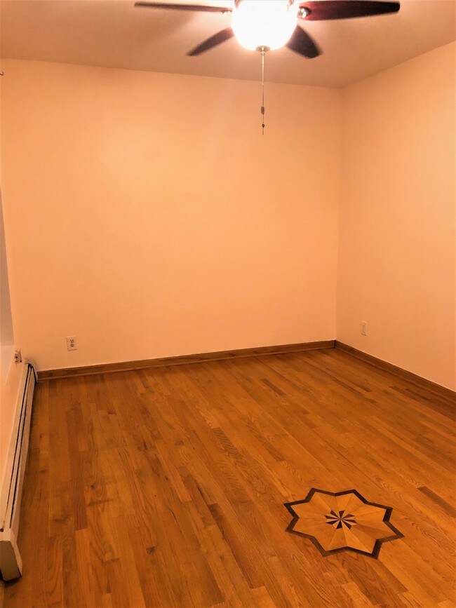 Foto del edificio - 1717 E 14th St