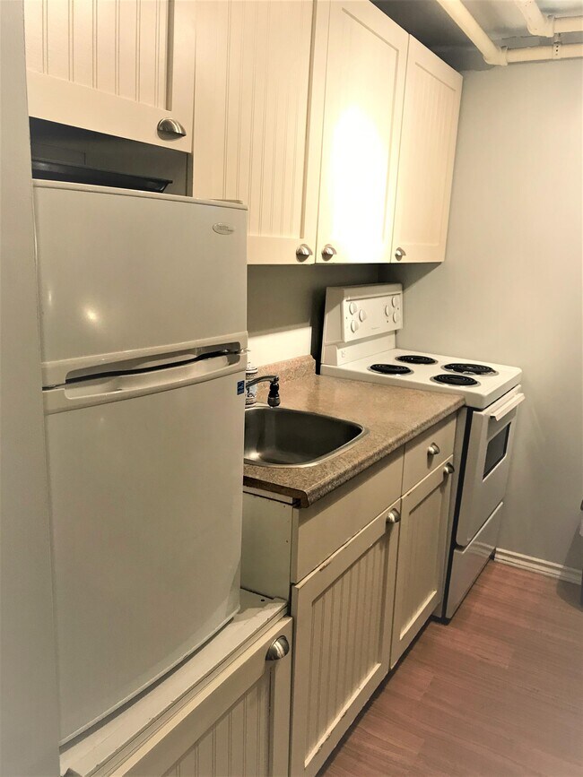 Building Photo - 314 Frank St