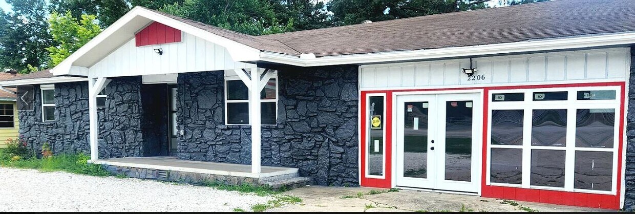 Primary Photo - 2206 SE 14th St