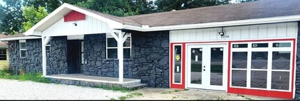 Building Photo - 2206 SE 14th St