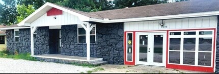 Building Photo - 2206 SE 14th St