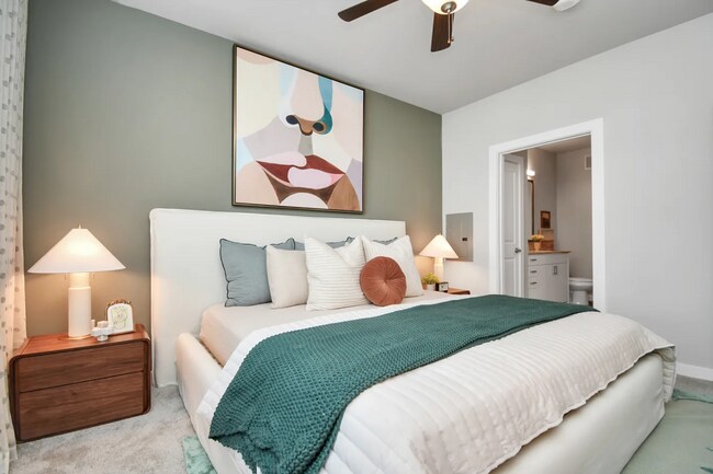 Foto del edificio - 2 Bed for $1,845 + 2 Months Free & $500 Lo...
