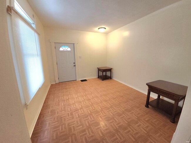 Building Photo - 1302 N Lafountain St