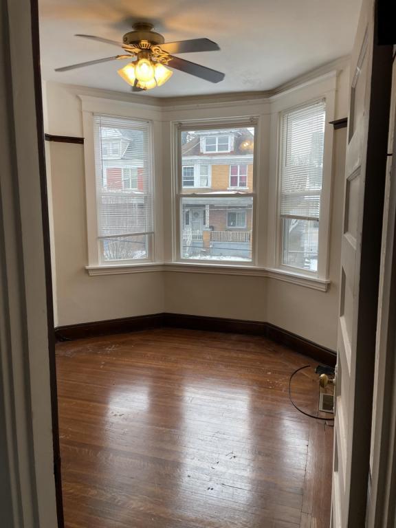 Building Photo - 1527 Fallowfield Avenue