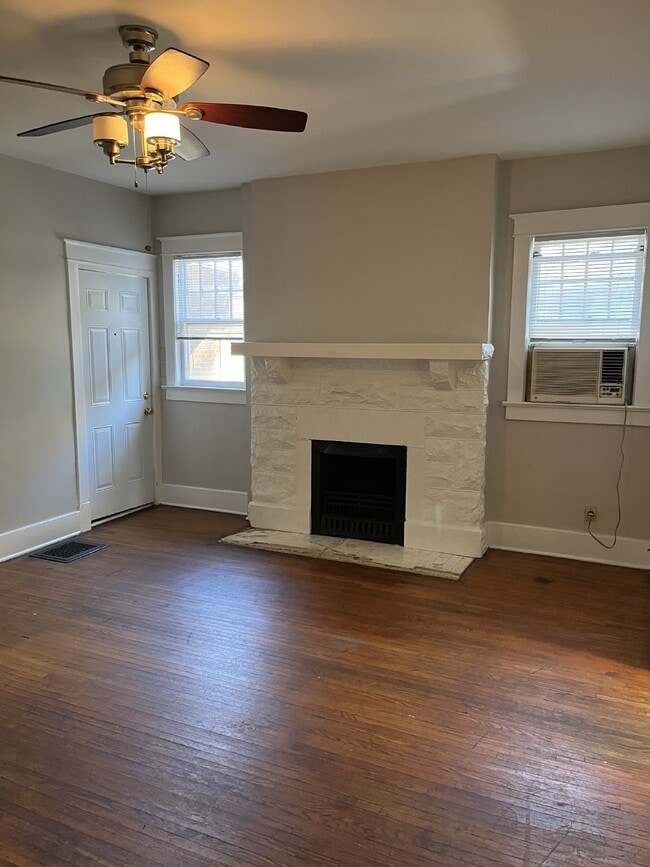 Building Photo - GREAT LEASE OPPORTUNITY 1 BEDROOM 1 BATH  GREAT LOCATION NASHVILLE, TN