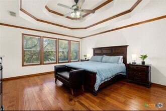Building Photo - 481 Lorne Rd
